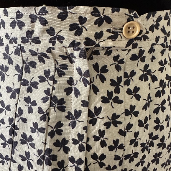 Burberry skirt - Picture 4 of 10